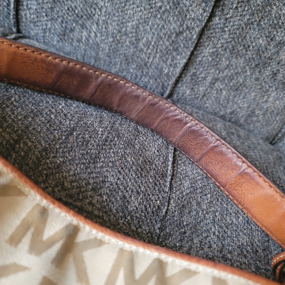 Michael Kors Brookville Tote - Picture 13 of 16